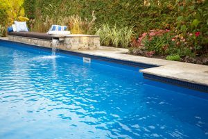 How to Keep Your Swimming Pool Warm This Fall