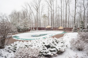 Removing Snow From Your Pool Cover, How To Remove Snow From Above Ground Pool Cover