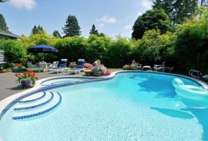 4 Must-Have Fun Additions to Your Swimming Pool Area